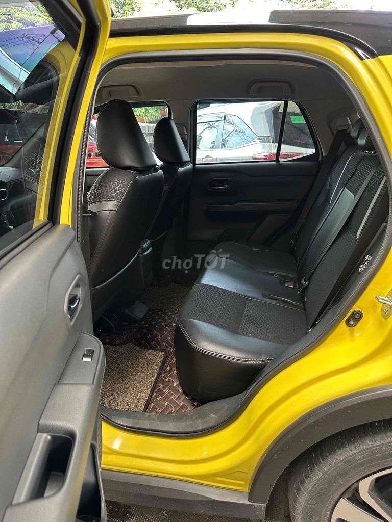 Toyota Raize 1.0Turbo Vàng nóc đen thể thao 2023. Mua bán Ô tô tại Quận Tân Phú Tp Hồ Chí Minh được đăng bởi TRƯƠNG THANH TUYỀN hình 7