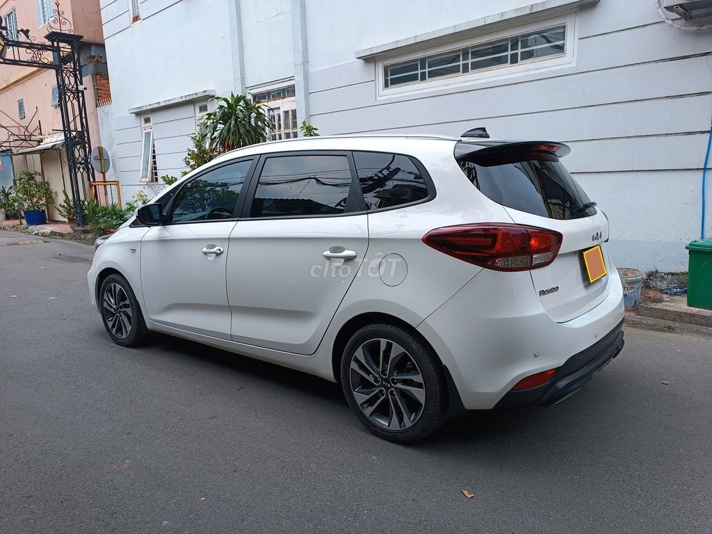 Kia Rondo 2020 Trắng 58000 km. Mua bán Ô tô tại Quận Gò Vấp Tp Hồ Chí Minh được đăng bởi Việt 8080 hình 10