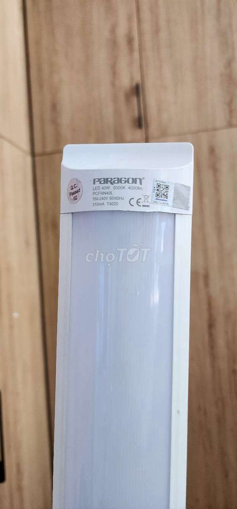 Đèn bán nguyệt paragon 40w