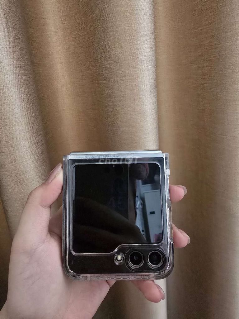 Samsung Galaxy Z Flip5 256GB Bạc Đã sử dụng. Mua bán Điện thoại tại Quận 8 Tp Hồ Chí Minh được đăng bởi Ngọc Lê hình 1