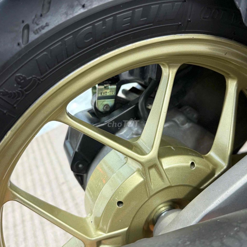 Honda Click Thái 2016 Trắng Đỏ. Mua bán Xe máy tại Quận Bình Tân Tp Hồ Chí Minh được đăng bởi Hữu Trọng hình 4