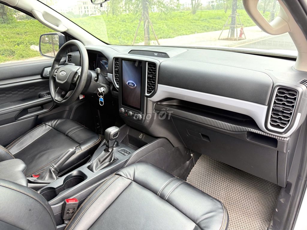 Bán xe bán tải Ford Ranger XLS 4x4 AT Trắng 2023. Mua bán Ô tô tại Huyện Thanh Trì Hà Nội được đăng bởi Khiêm Ôtô hình 5