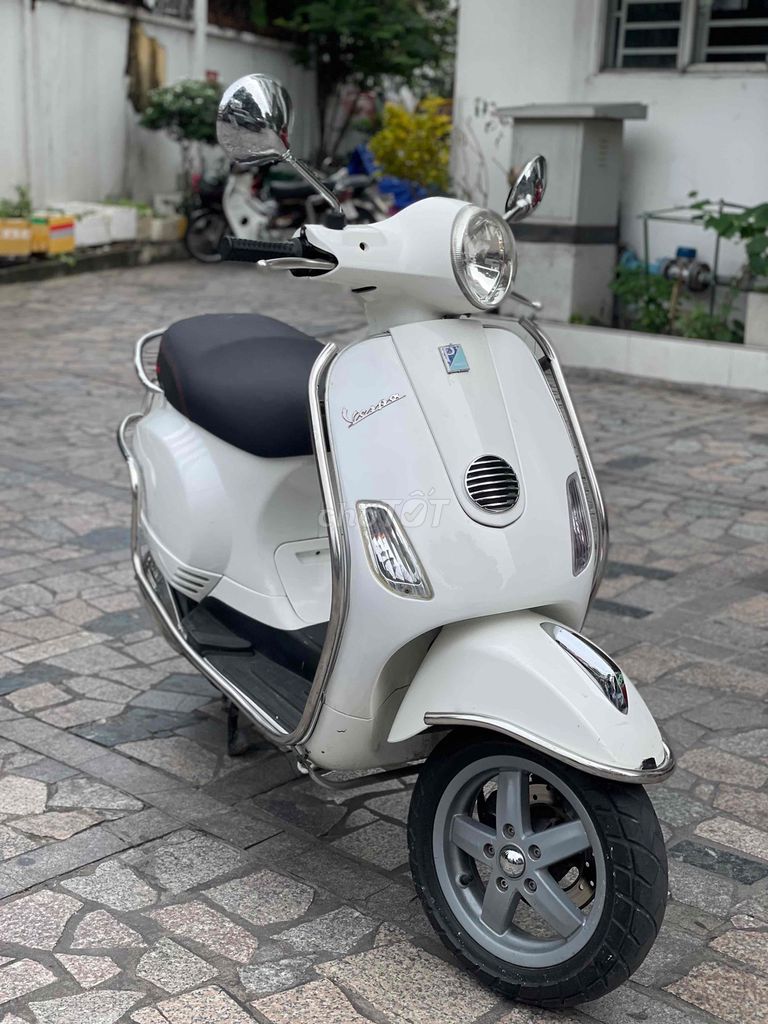 vespa 150cc chính chủ trả trc 6tr9 nhận xe. Mua bán Xe máy tại Quận 7 Tp Hồ Chí Minh được đăng bởi Dương Đạt hình 2