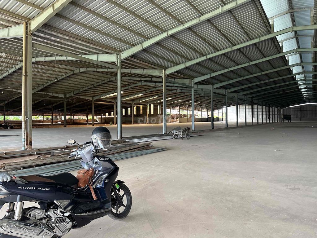 cho thuê xưởng tân uyên.tdt 11000m2.giá 2,5đô.pccc thẩm duyệt