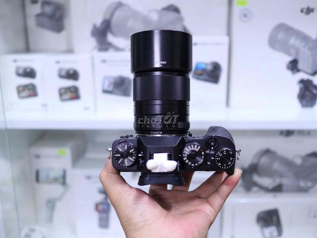 Máy ảnh Fujifilm XT2 Đã qua sử dụng. Mua bán Máy ảnh, Máy quay tại Thành phố Thủ Dầu Một Bình Dương được đăng bởi Chinh Lee hình 1