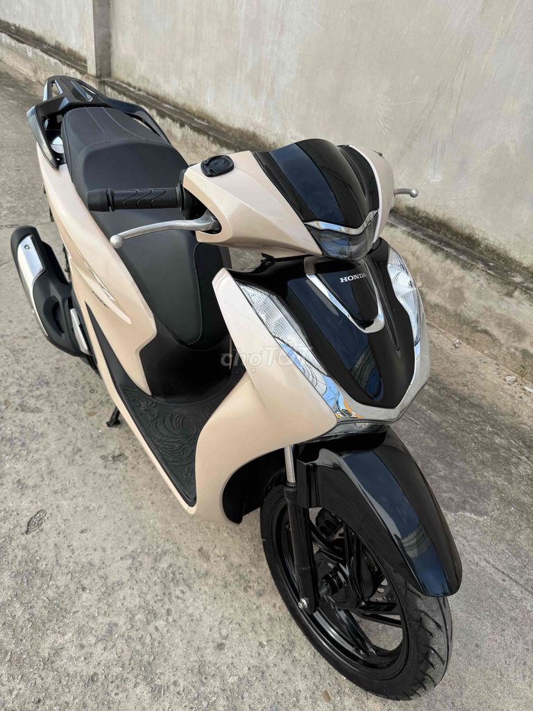 Sh 150 abs 2022 bản độ hãng như mới.. Mua bán Xe máy tại Quận Ô Môn Cần Thơ được đăng bởi Trần Tùng hình 6