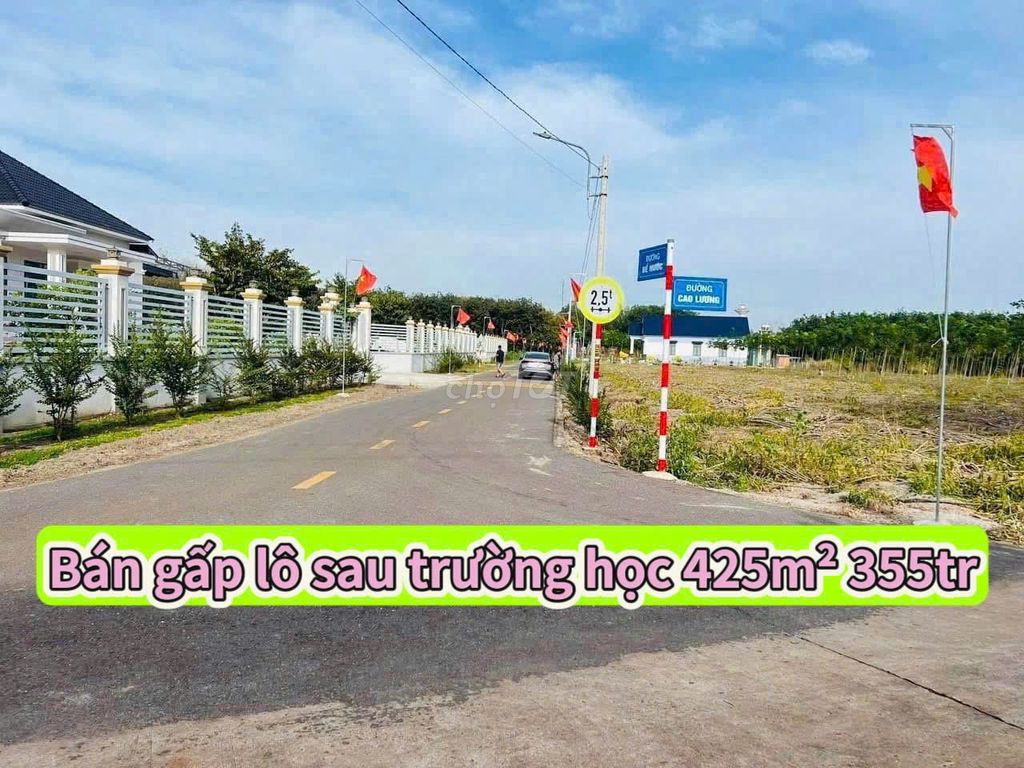 Bán gấp lô đất sát bên trường học 425m2 355tr