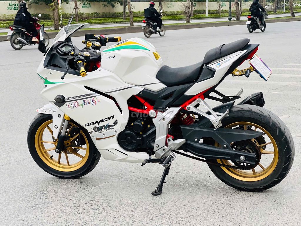 GPX DEMON 150 MÀU TRÁNG DÁN XE CHẠY KHOẺ CỰC BỐC. Mua bán Xe máy tại Quận Nam Từ Liêm Hà Nội được đăng bởi Trịnh Lan Hương hình 3