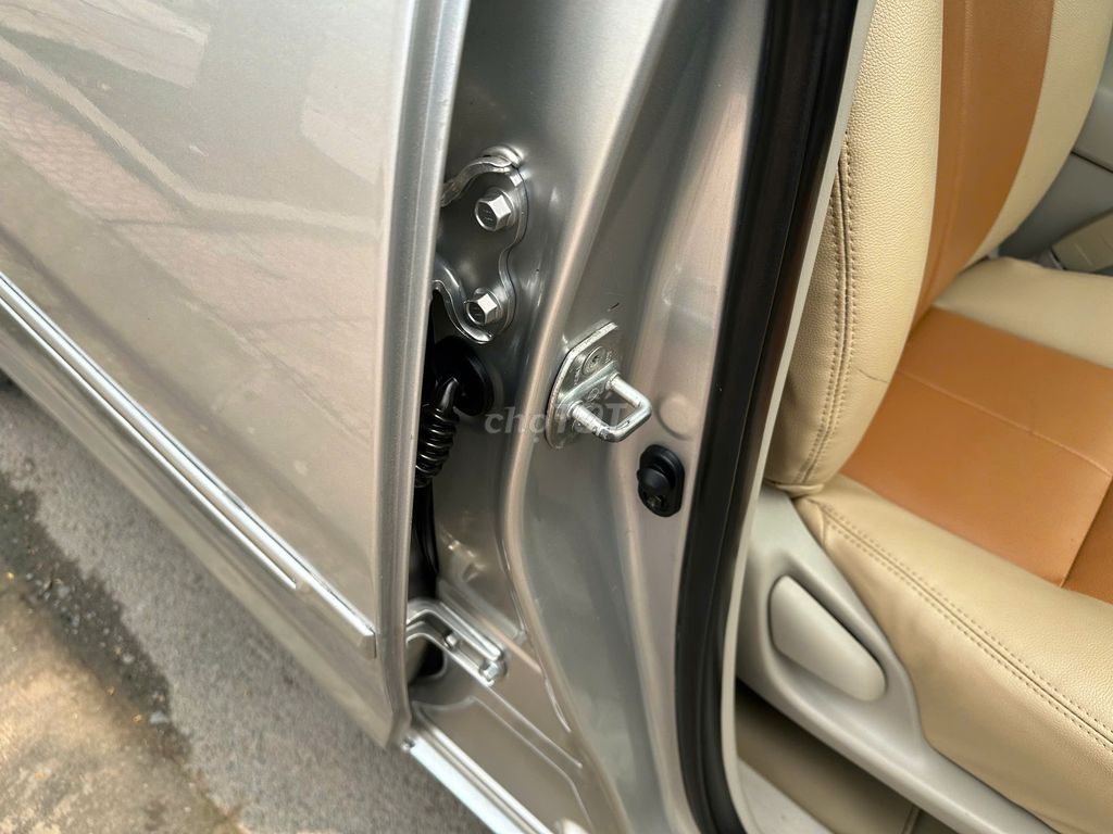 Toyota INNOVA 2.0G cuối 2010, số tay 1 chủ. K Lỗi. Mua bán Ô tô tại Huyện Sóc Sơn Hà Nội được đăng bởi Salon Auto Đào Hằng hình 5