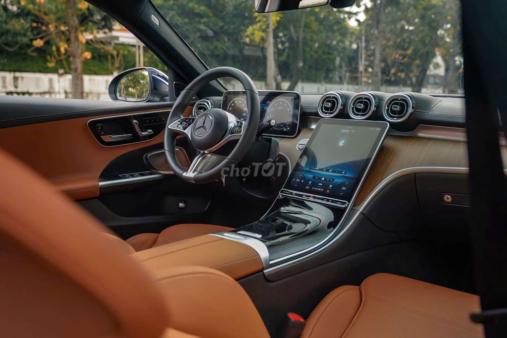 Mercedes C200 Avantgarde Plus siêu lướt 13.000km. Mua bán Ô tô tại Quận 7 Tp Hồ Chí Minh được đăng bởi Hoàn Lee Xe Lướt hình 10