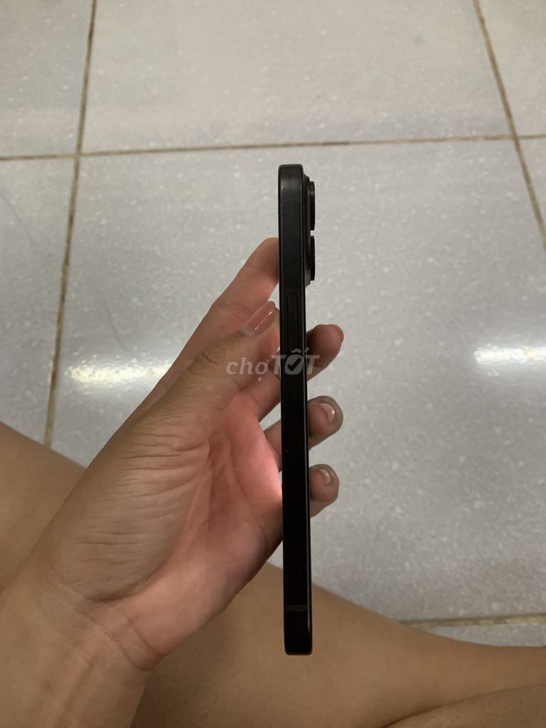 Apple iPhone 15 256GB Đen Nứt kính, chảy mực. Mua bán Điện thoại tại Thành phố Long Xuyên An Giang được đăng bởi Văng Hồng Phượng hình 1