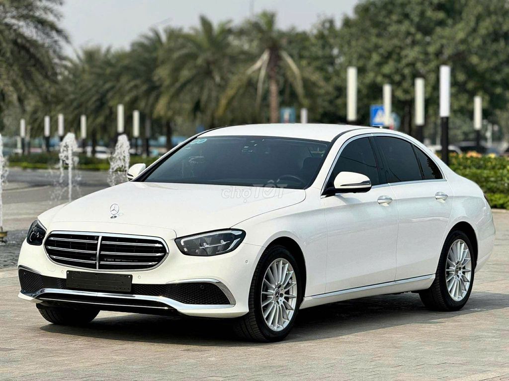 Mercedes Benz 2022 E200 Exclusive - 30000 km. Mua bán Ô tô tại Quận Thanh Xuân Hà Nội được đăng bởi Nguyễn Tuấn Hoàng hình 1
