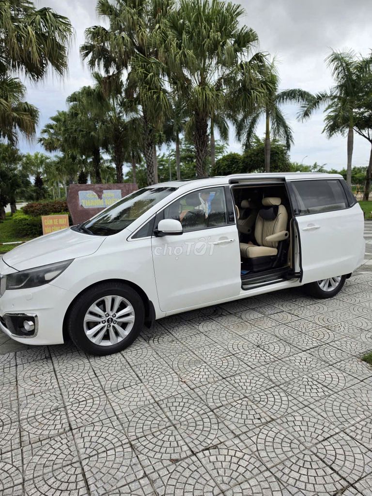 Kia Sedona 2016 максимальная комплектация с 2 люками