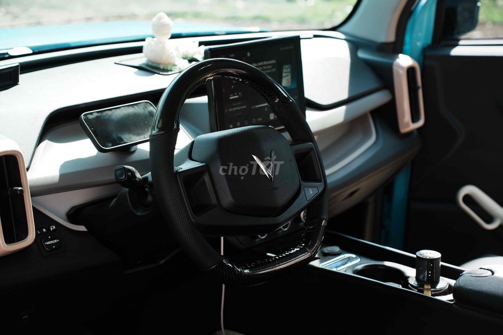 VinFast VF3 Синий - Белая крыша 20 тыс. км