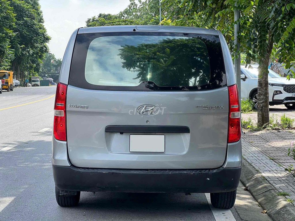 Hyundai Starex 2011 2.5D MT - 130000 km. Mua bán Ô tô tại Quận 7 Tp Hồ Chí Minh được đăng bởi Lethai hình 11