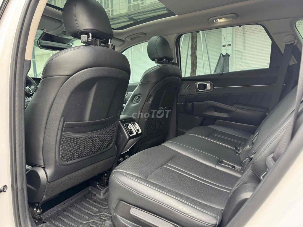 Kia Sorento 2022 - 18000 km. Mua bán Ô tô tại Quận 8 Tp Hồ Chí Minh được đăng bởi ÚT TÁO hình 5