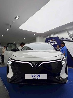 Xe ô tô điện Vinfast VF8 Plus Trắng