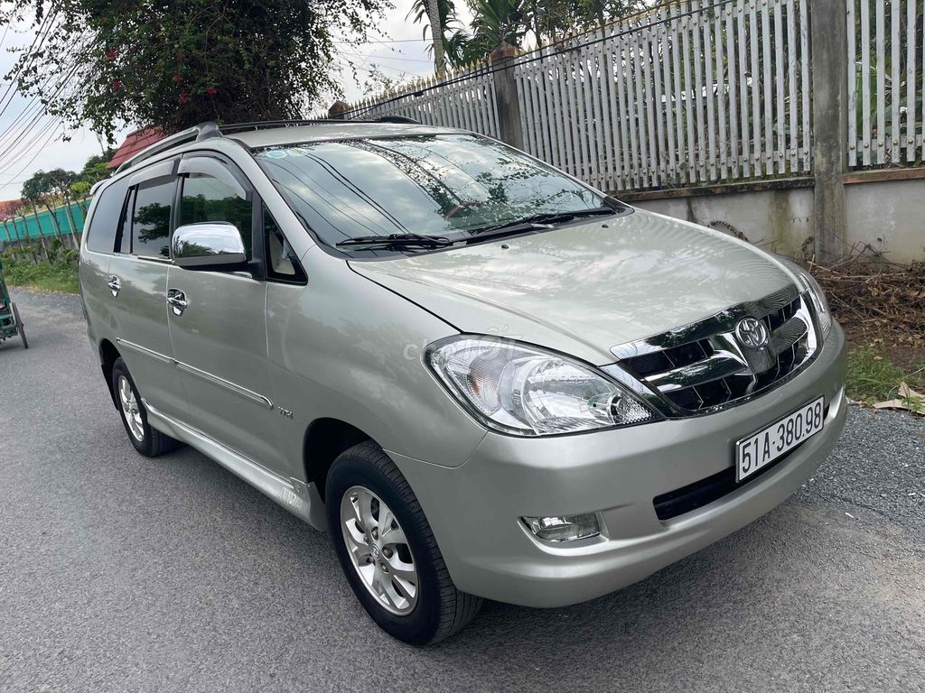 Toyota Innova 2008 G - 150000 km