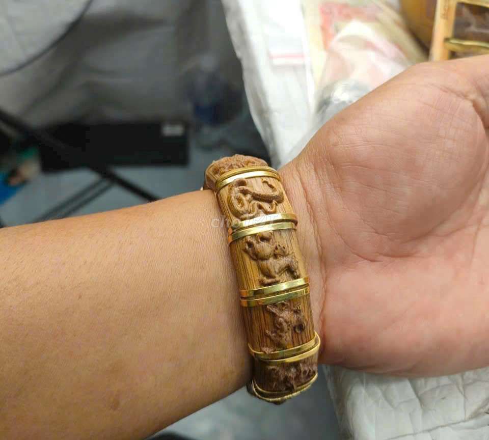 Vòng tay Trầm hương Vàng 18k Nam. Mua bán Phụ kiện thời trang khác tại Huyện Bình Chánh Tp Hồ Chí Minh được đăng bởi Su Phạm hình 1