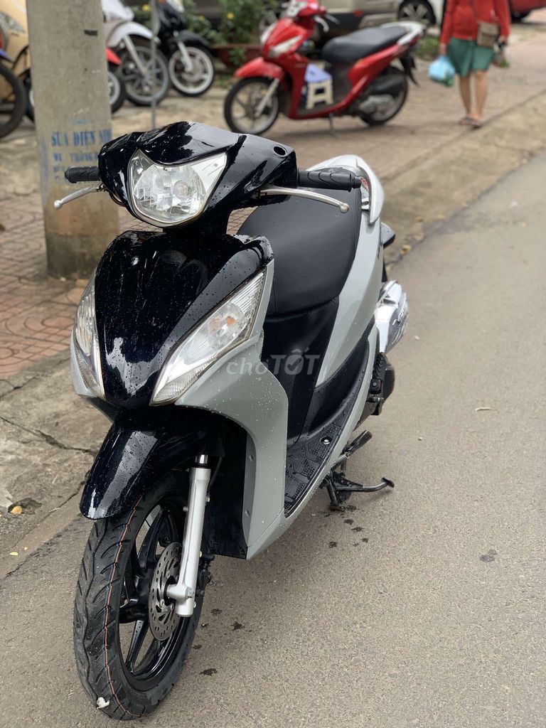 BÁN HONDA VISION PHUN XĂNG CÓ TRẢ GÓP NHANH GỌN. Mua bán Xe máy tại Thành phố Buôn Ma Thuột Đắk Lắk được đăng bởi XE MÁY ĐÔNG TÚ hình 2