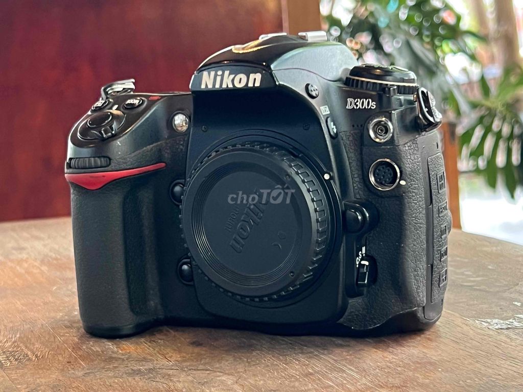 Nikon D300s máy cứng ngắt