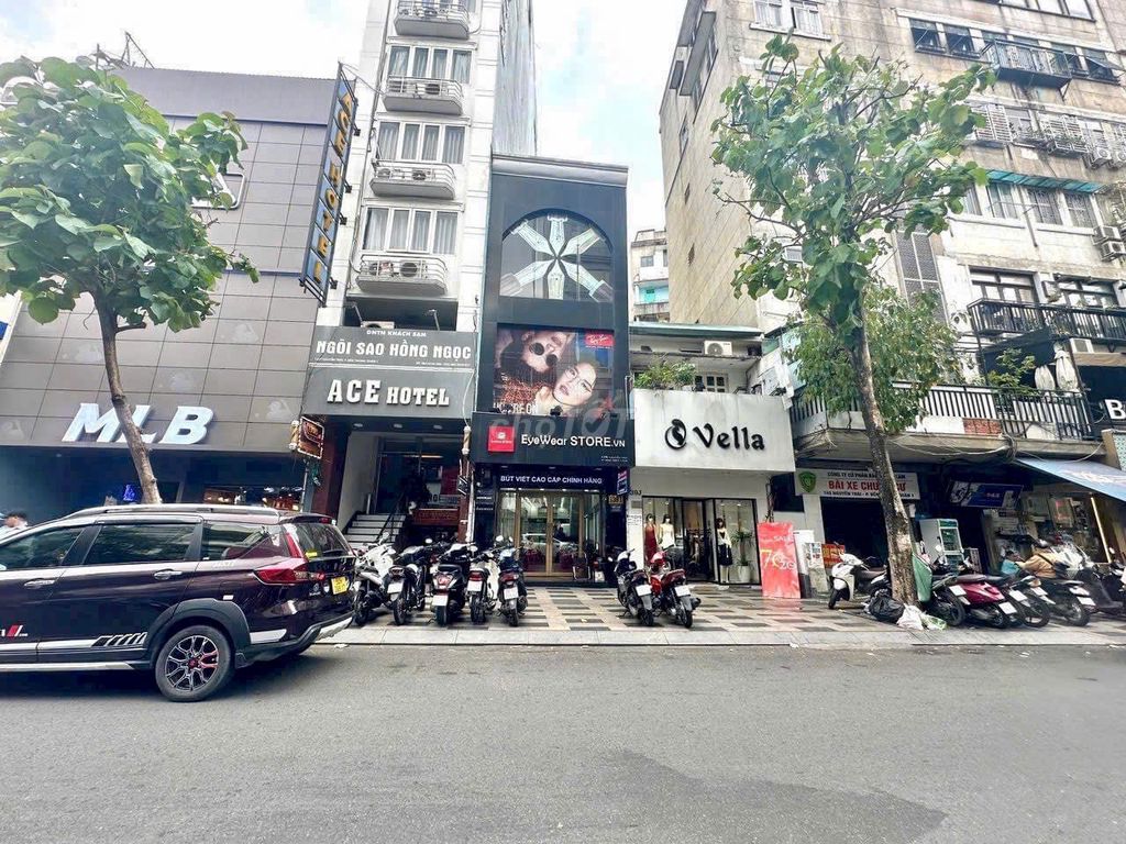 Nhà cho thuê nguyên căn 421 Sư Vạn Hạnh gần VạnHanh Mall gần hết HĐ.