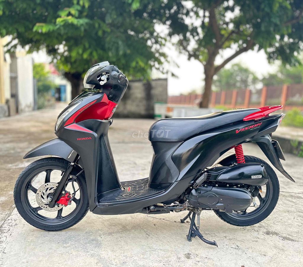 Honda Vision красно-черный