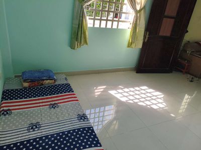 Phòng trọ 21m2,kệ bếp nấu ăn,Cửa sổ,Toilet riêng trong phòng,Giờ tự do