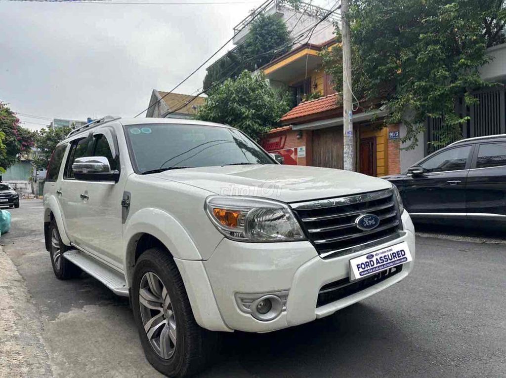 Ford Everest 7 chỗ máy dầu - số tự động