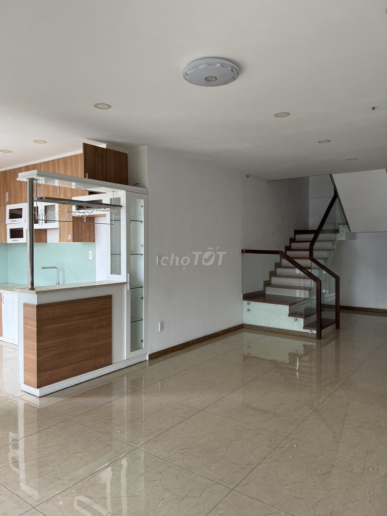 Cho thuê penhouse Duplex CC Bảy Hiền, DT: 180m2, 4PN, 4WC giá chỉ 17tr