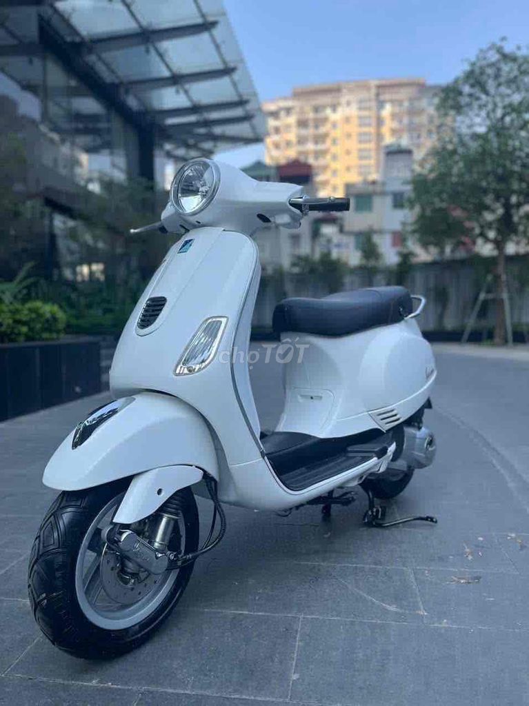 Vespa Lx 124 3vie 2014 màu trắng biển 29L1-31968. Mua bán Xe máy tại Quận Cầu Giấy Hà Nội được đăng bởi Anh Khoa hình 3