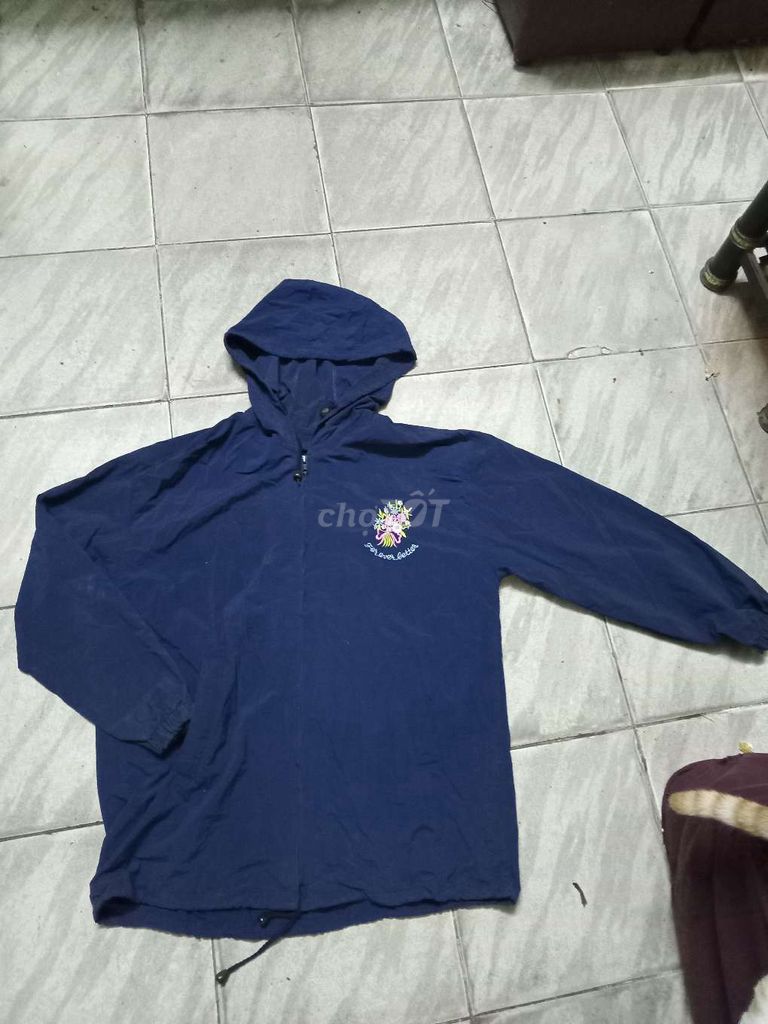 Áo khoác gió XL Xanh navy unisex. Mua bán Quần áo tại Quận 1 Tp Hồ Chí Minh được đăng bởi Chính hãng mọi thứ hình 1