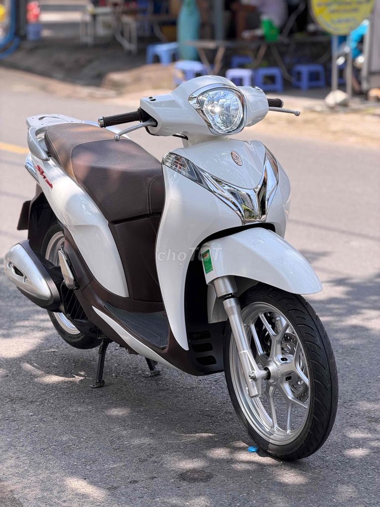 Белый смарт-замок Honda SH Mode 2017