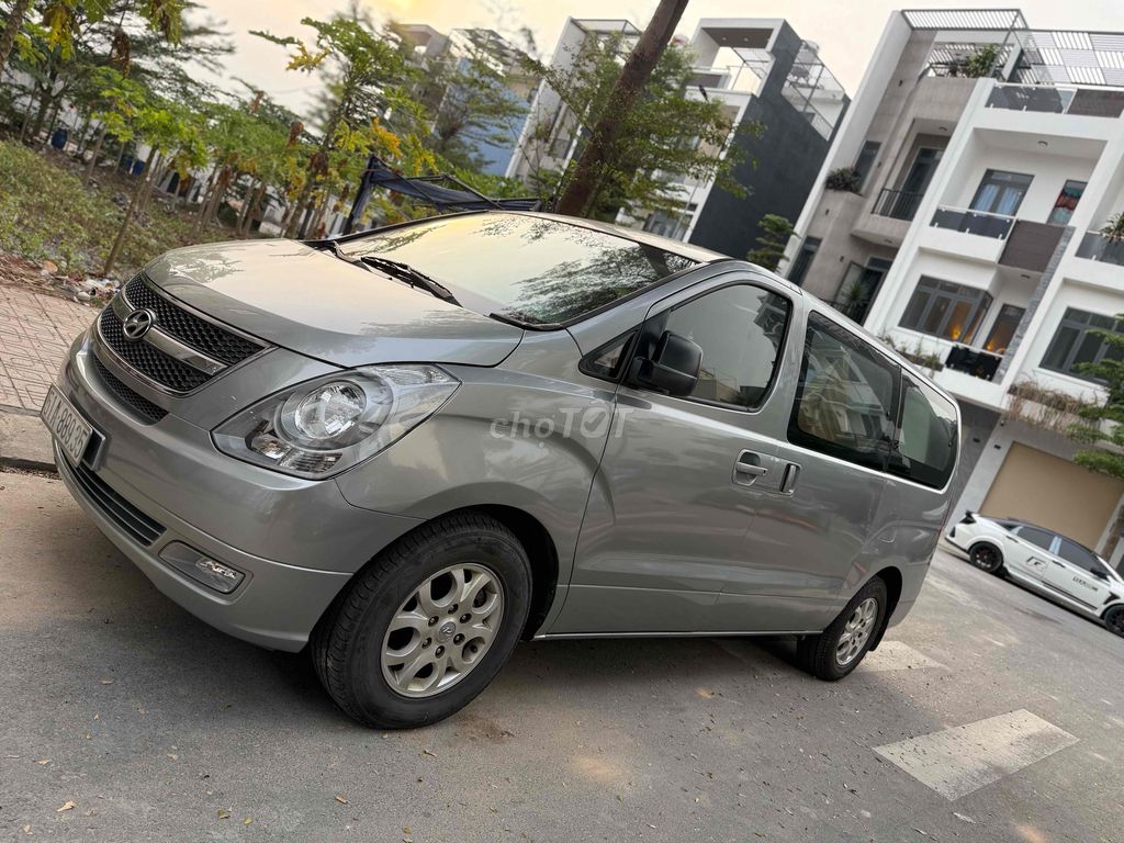 Hyundai Starex 2014 2.5D MT 1 chủ xe đẹp zin căng