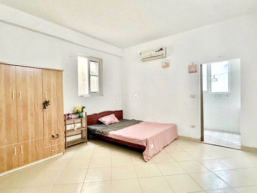 Phòng 1 ngủ 1 bếp 319 Trần Cung nhận xe điện 4tr