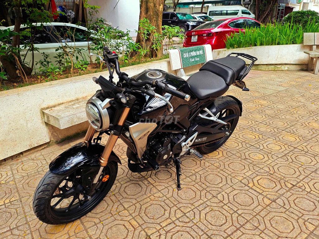 HONDA CB300R motor xe đẹp lướt mới-Trả góp 0 đồng. Mua bán Xe máy tại Quận Cầu Giấy Hà Nội được đăng bởi Tong motor xe may hình 3