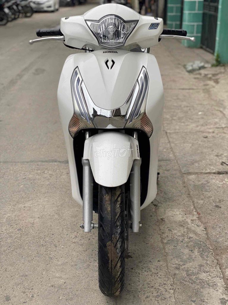 Honda SH dky 2015 mới 98%. Mua bán Xe máy tại Quận Bắc Từ Liêm Hà Nội được đăng bởi Hạ Vy Trần hình 4