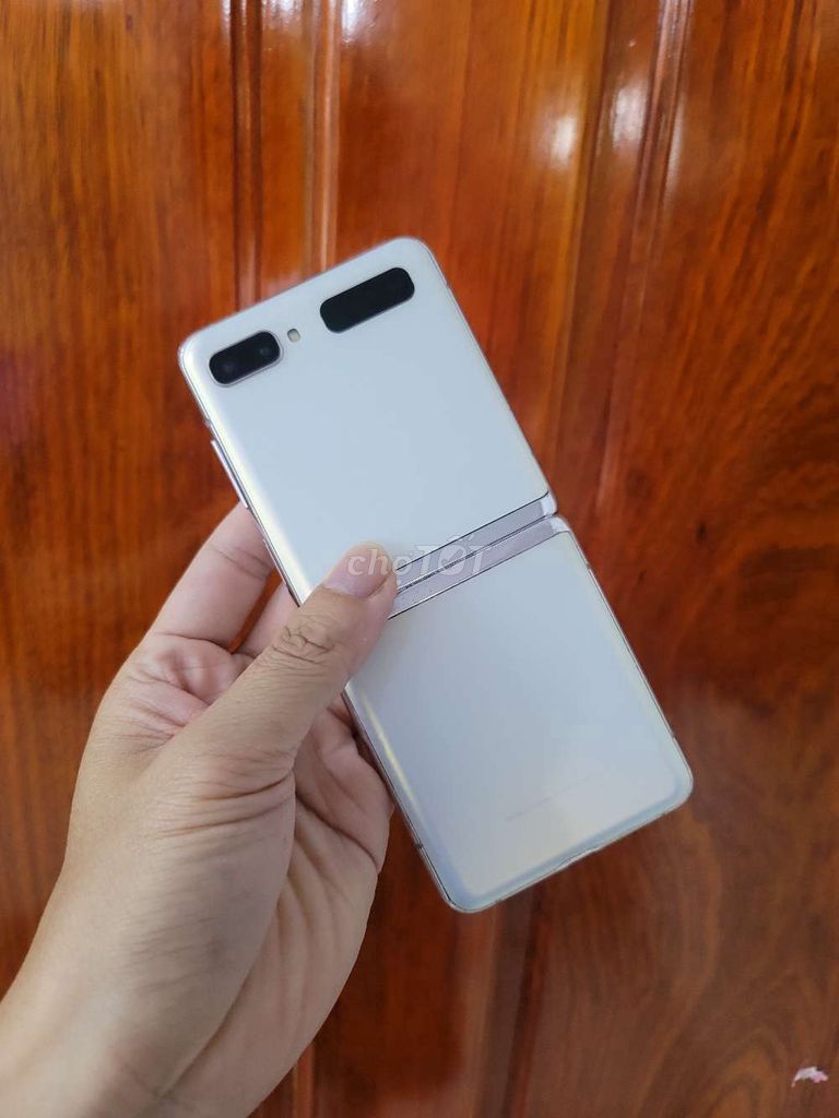 Samsung Galaxy Z Flip 2 5G 256Gb Trắng. Mua bán Điện thoại tại Quận 7 Tp Hồ Chí Minh được đăng bởi HaiDo Store   hình 1