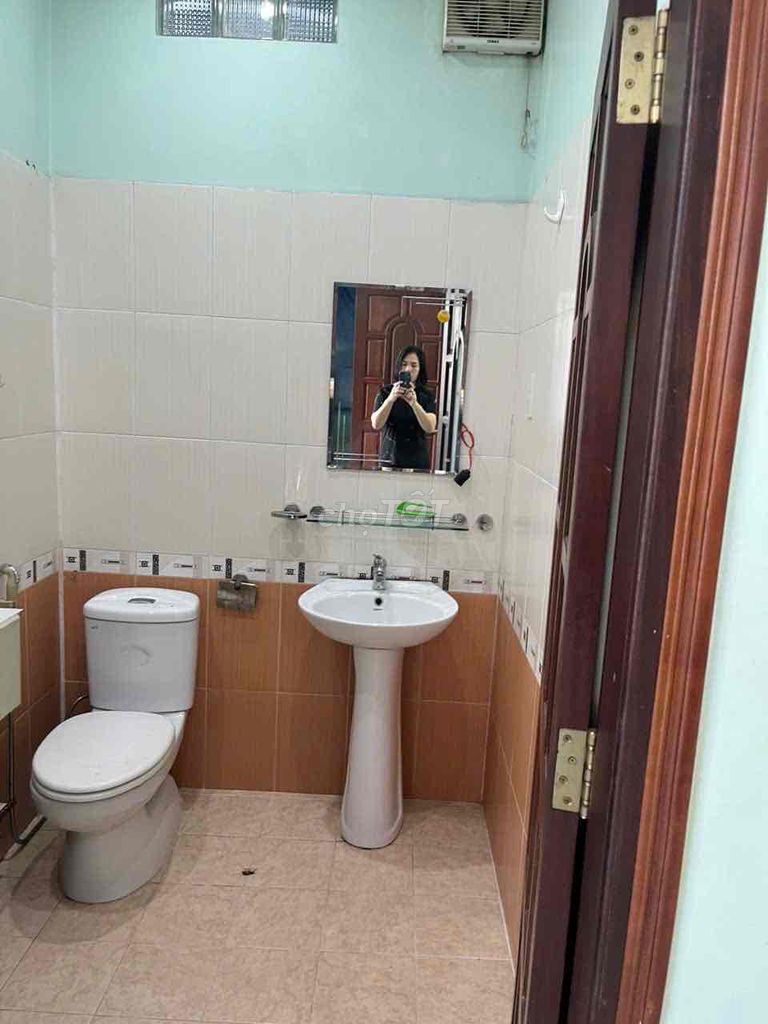 CHO THUÊ NHÀ 50m LẦU 1 2 PN   2 WC HẺM XE HƠI