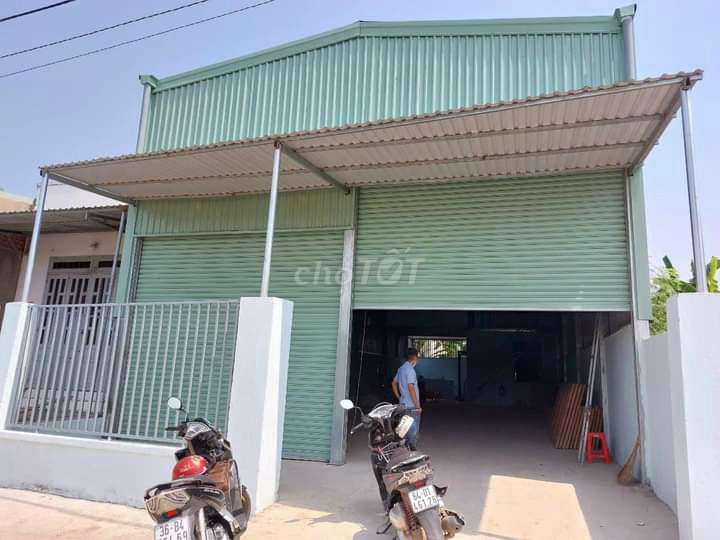 Cho thuê kho 200m2, khánh bình, có vp, phòng ngủ, bếp ăn