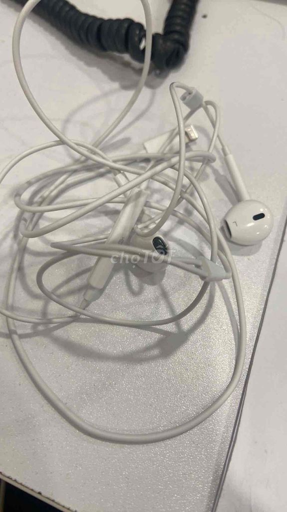 Tai nghe Bluetooth Trắng iPhone Like New. Mua bán Tivi, Âm thanh tại Quận 10 Tp Hồ Chí Minh được đăng bởi Trân Phạm hình 1