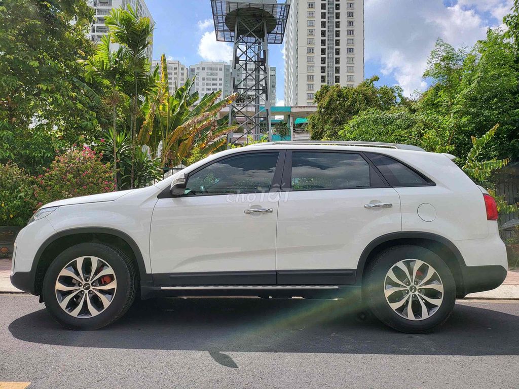 Kia Sorento đk lần đầu t8.2017 máy xăng . Mới 98%. Mua bán Ô tô tại Quận 10 Tp Hồ Chí Minh được đăng bởi Quỳnh Như hình 1