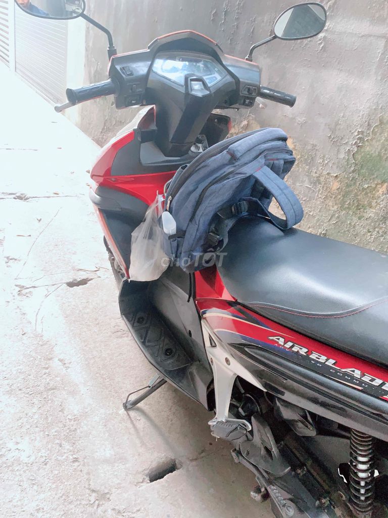 Honda Air Blade 2009 màu Đỏ. Mua bán Xe máy tại Quận Hoàng Mai Hà Nội được đăng bởi ngyueenx văn thanh hình 4