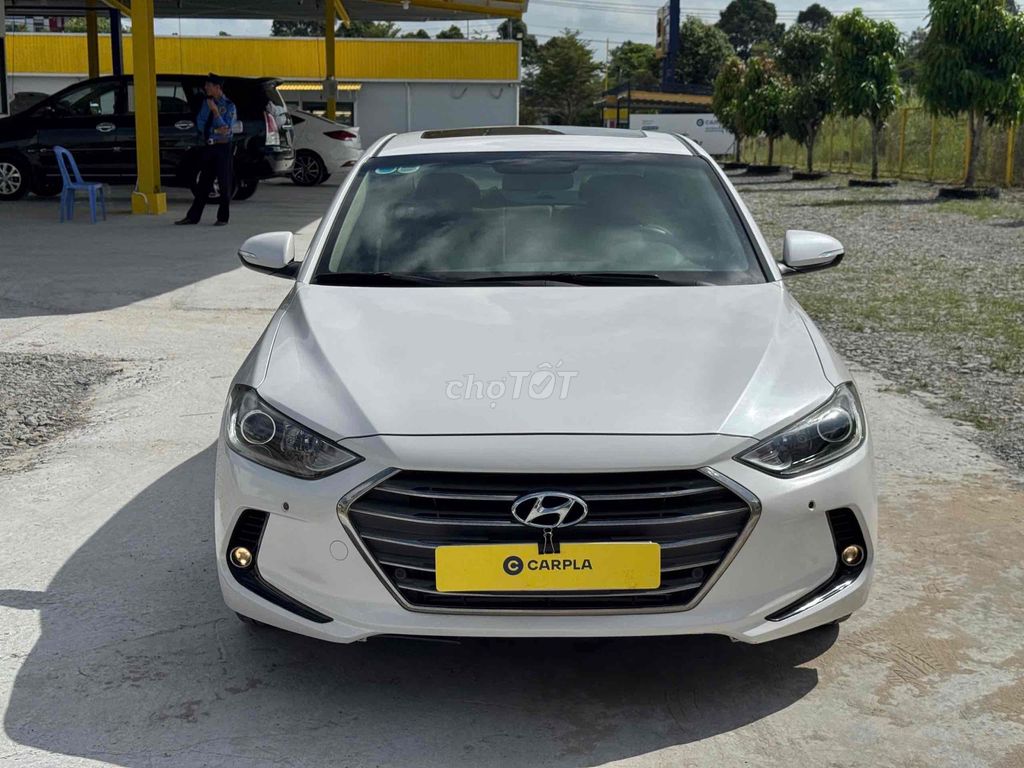 Hyundai Elantra 2018 2.0AT 4XX