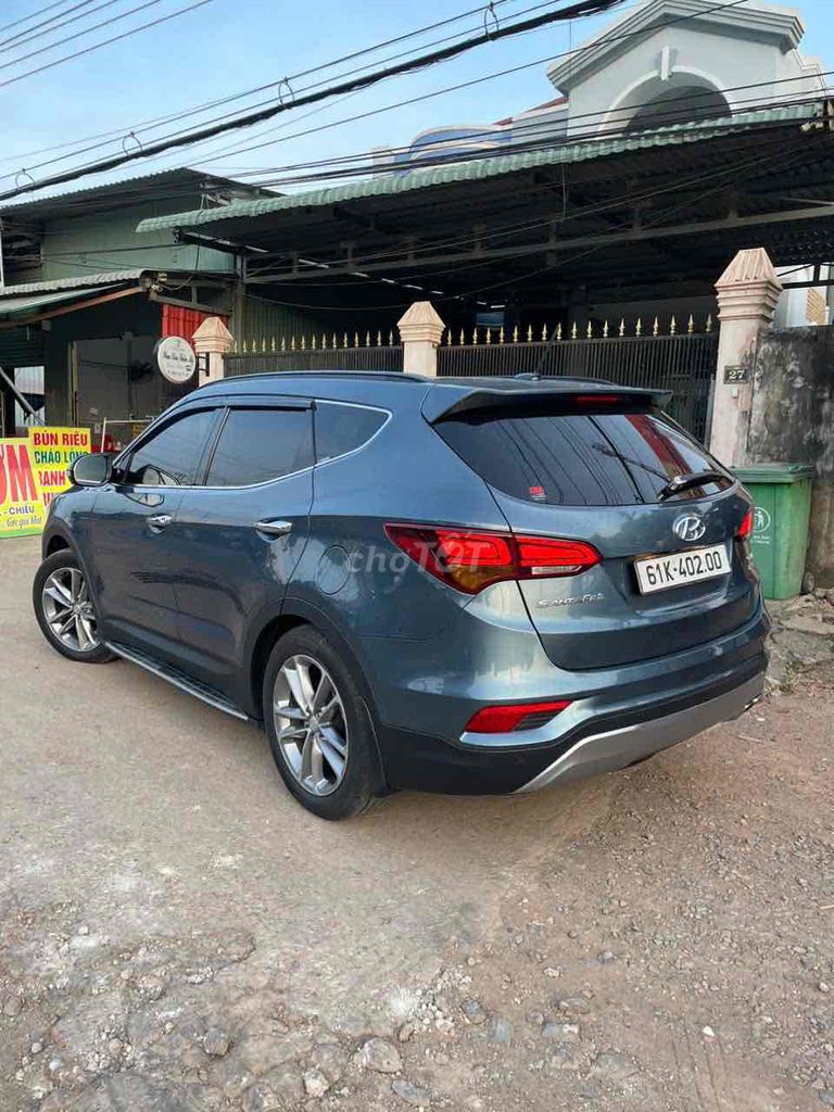 Hyundai Santa Fe 2017 2.2 AT 4WD - 97000 km