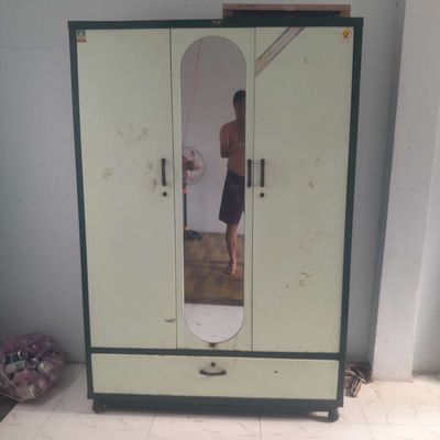 Tủ đựng áo quần. Mua bán Tủ, kệ gia đình tại Quận Gò Vấp Tp Hồ Chí Minh được đăng bởi Nguyễn Đình Diệp Phúc