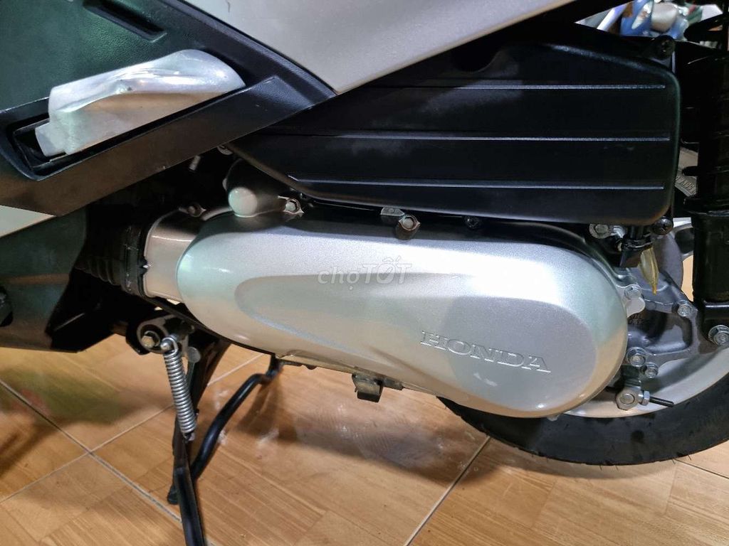 Honda Lead màu Bạc. Mua bán Xe máy tại Quận Ninh Kiều Cần Thơ được đăng bởi CHXM Trung Trưc  hình 8