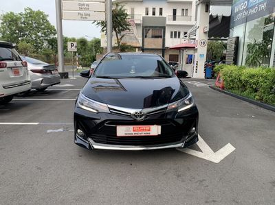 Toyota Corolla Altis 1.8G 2021, Màu đen sang trọng