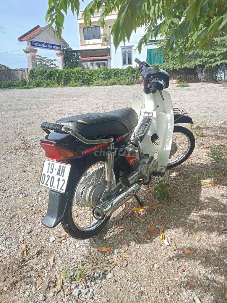 Dream 50phân khối ko cần bằng lái giá tốt cho HSSV. Mua bán Xe máy tại Thành phố Quảng Ngãi Quảng Ngãi được đăng bởi Hien hình 6
