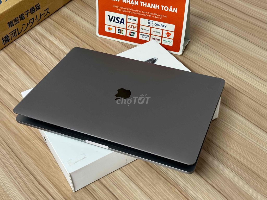 MacBook Pro 2019 - 16 inch , i9 / 32 GB / 512 GB